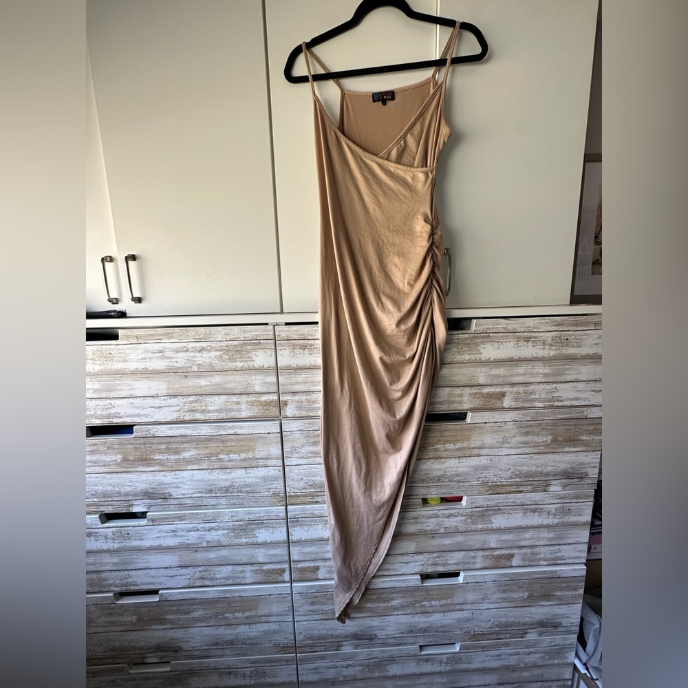🔥 B Famous USA Ruched Bodycon Maxi Dress Nude Tan Size M